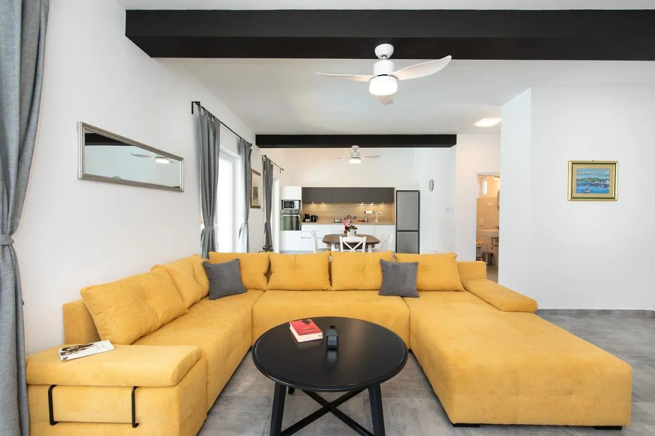 Villa Sandrina Vrh  0*, Vrh (Krk)